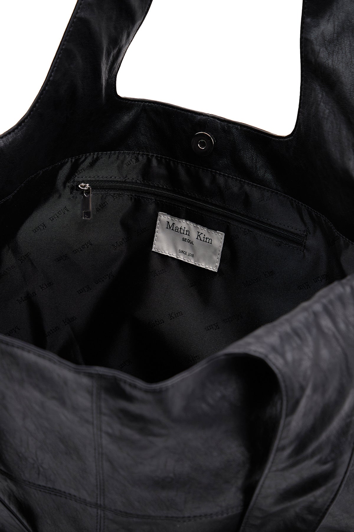 matinkim SIDE STRING LEATHER BIG SHOULDER BAG IN BLACK