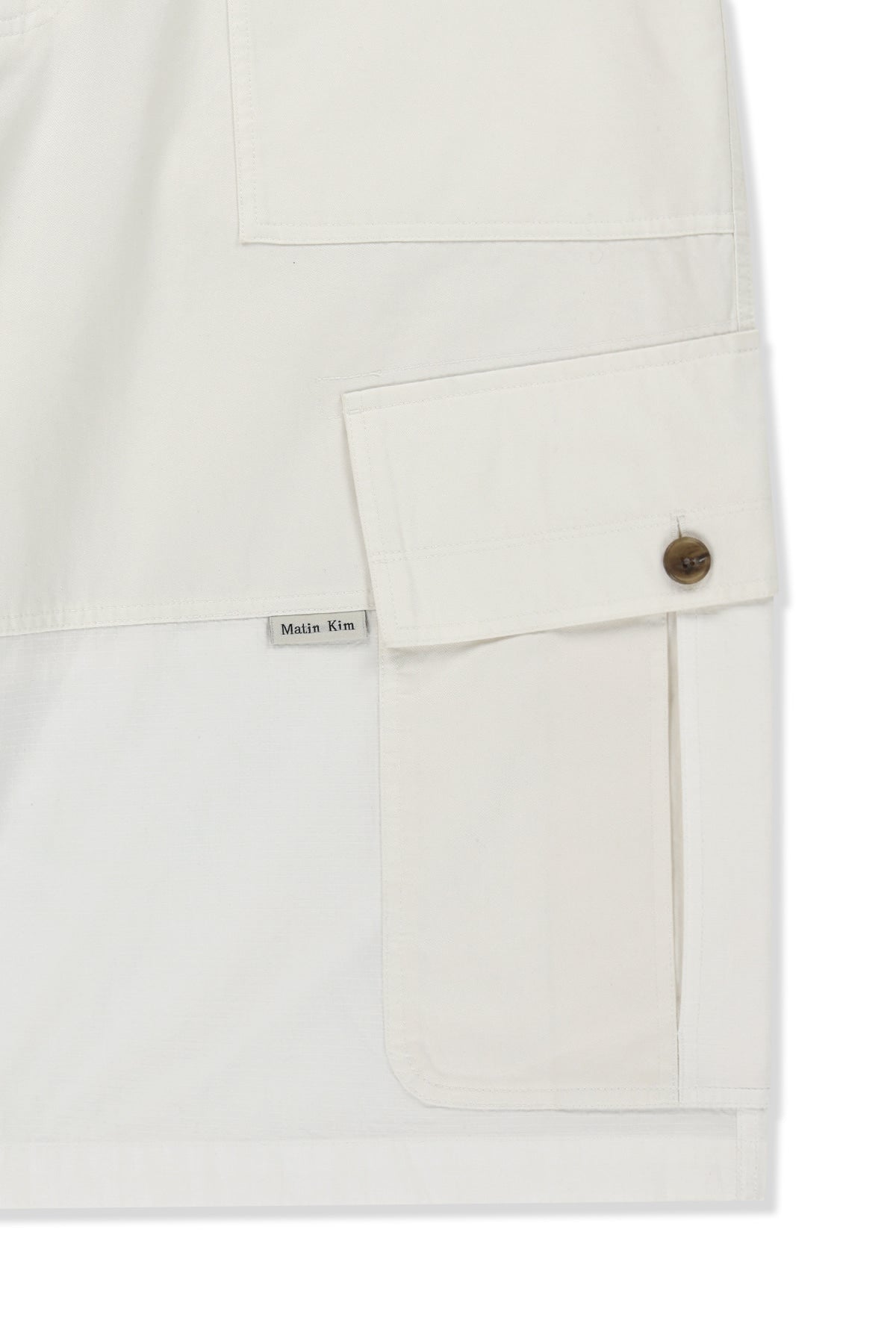 matinkim PATCHWORK CARGO BERMUDA PANTS FOR MEN IN WHITE