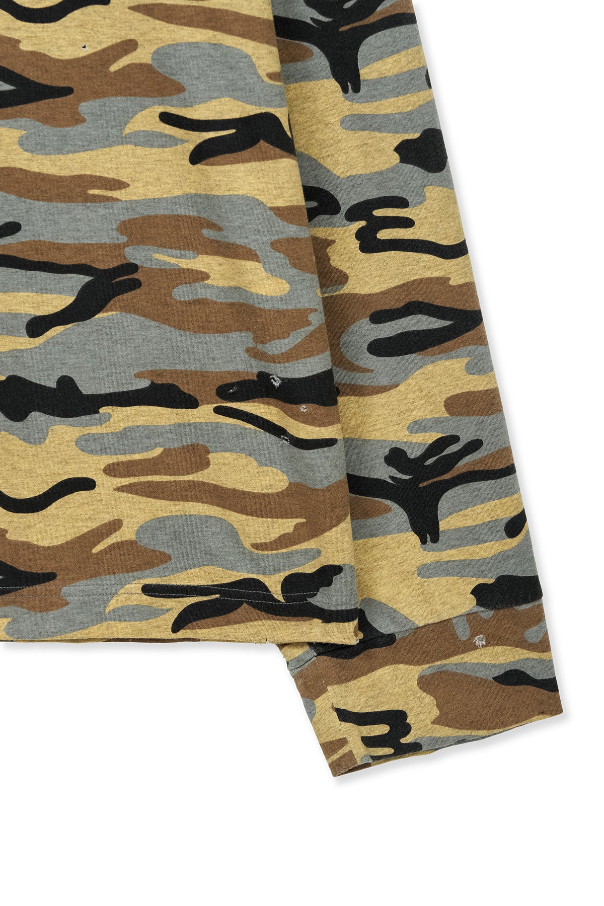 matinkim TYPO ARTWORK CAMOUFLAGE HOODY IN CAMEL