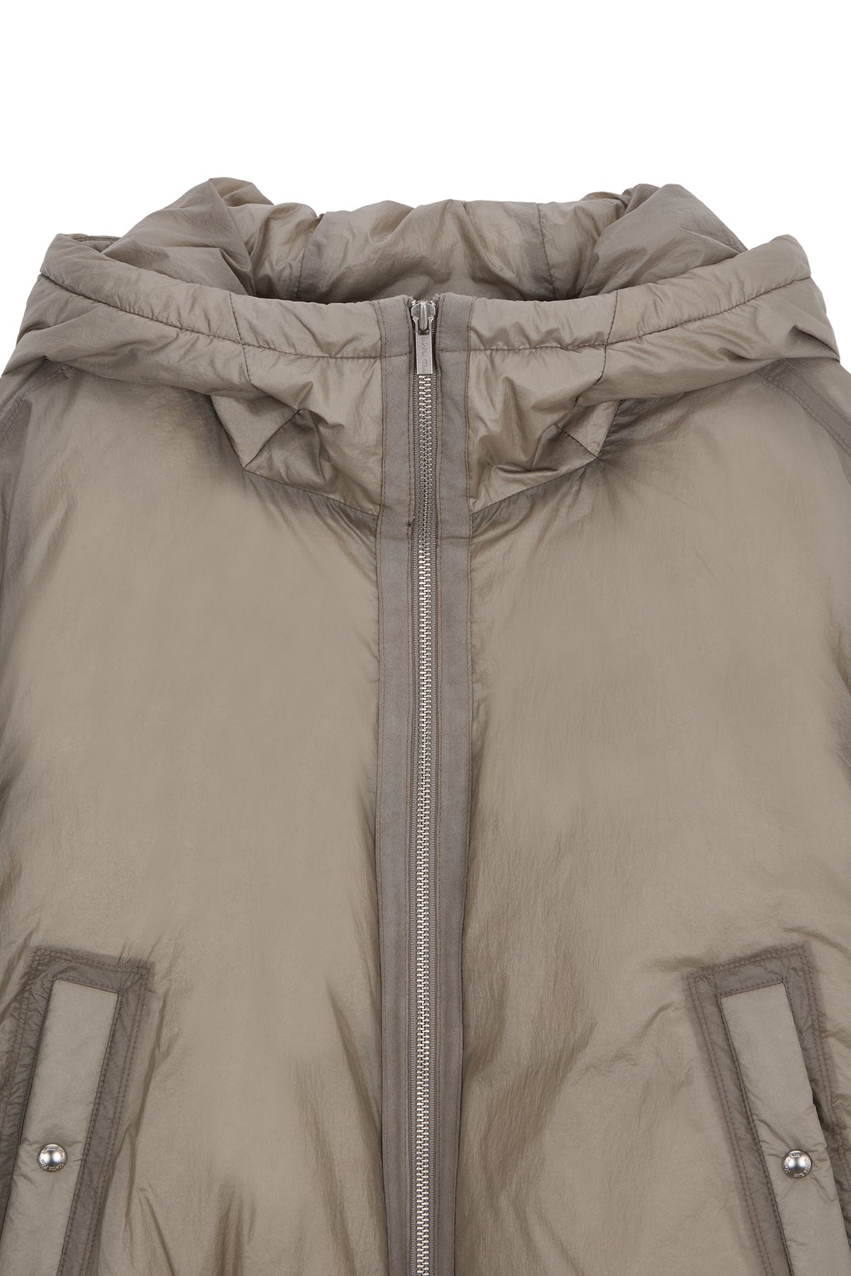 matinkim BACK LOGO HOODY SHORT DOWN JUMPER IN BEIGE