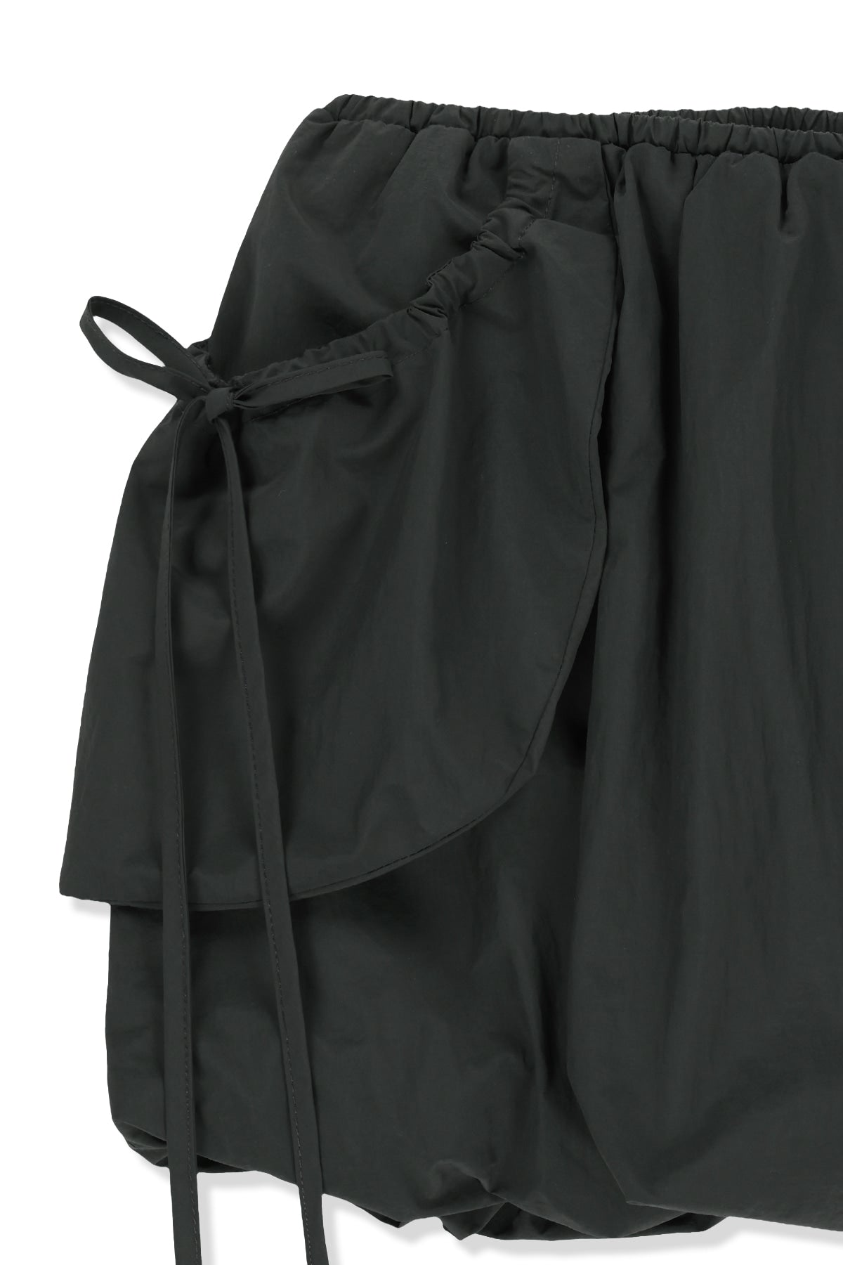 matinkim STRAP DETAIL BALLON SKIRT IN CHARCOAL