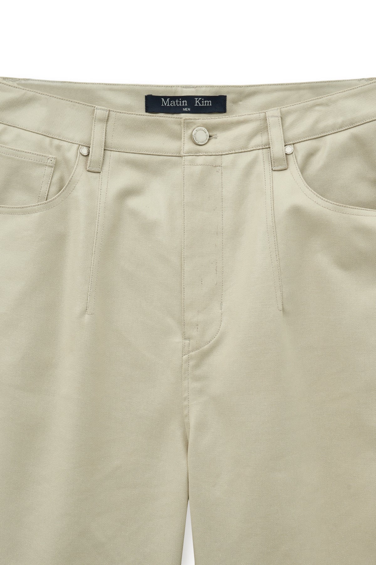 matinkim MATT COATING BERMUDA PANTS FOR MEN IN LIGHT BEIGE