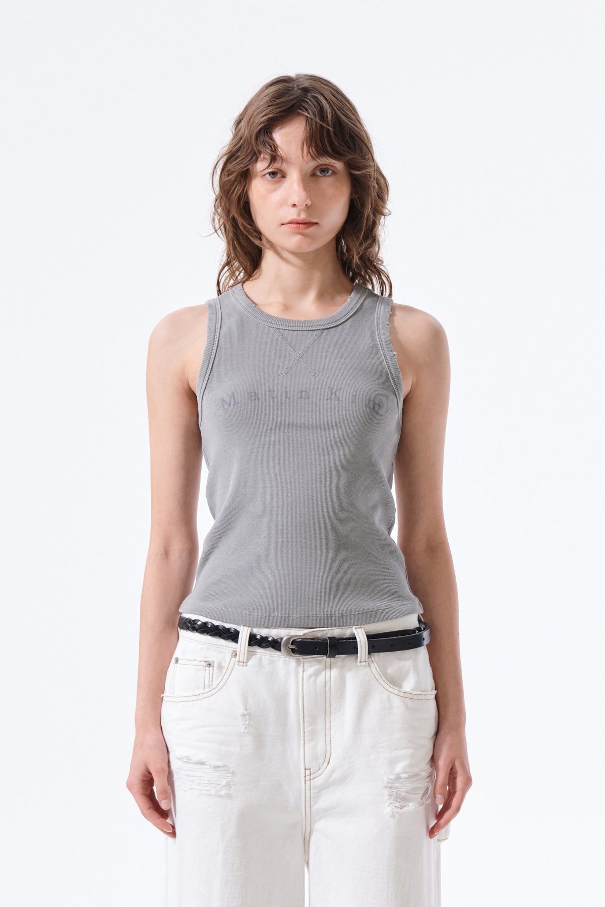 matinkim DISTRESSED SLEEVELESS LOGO TOP IN LIGHT GREY