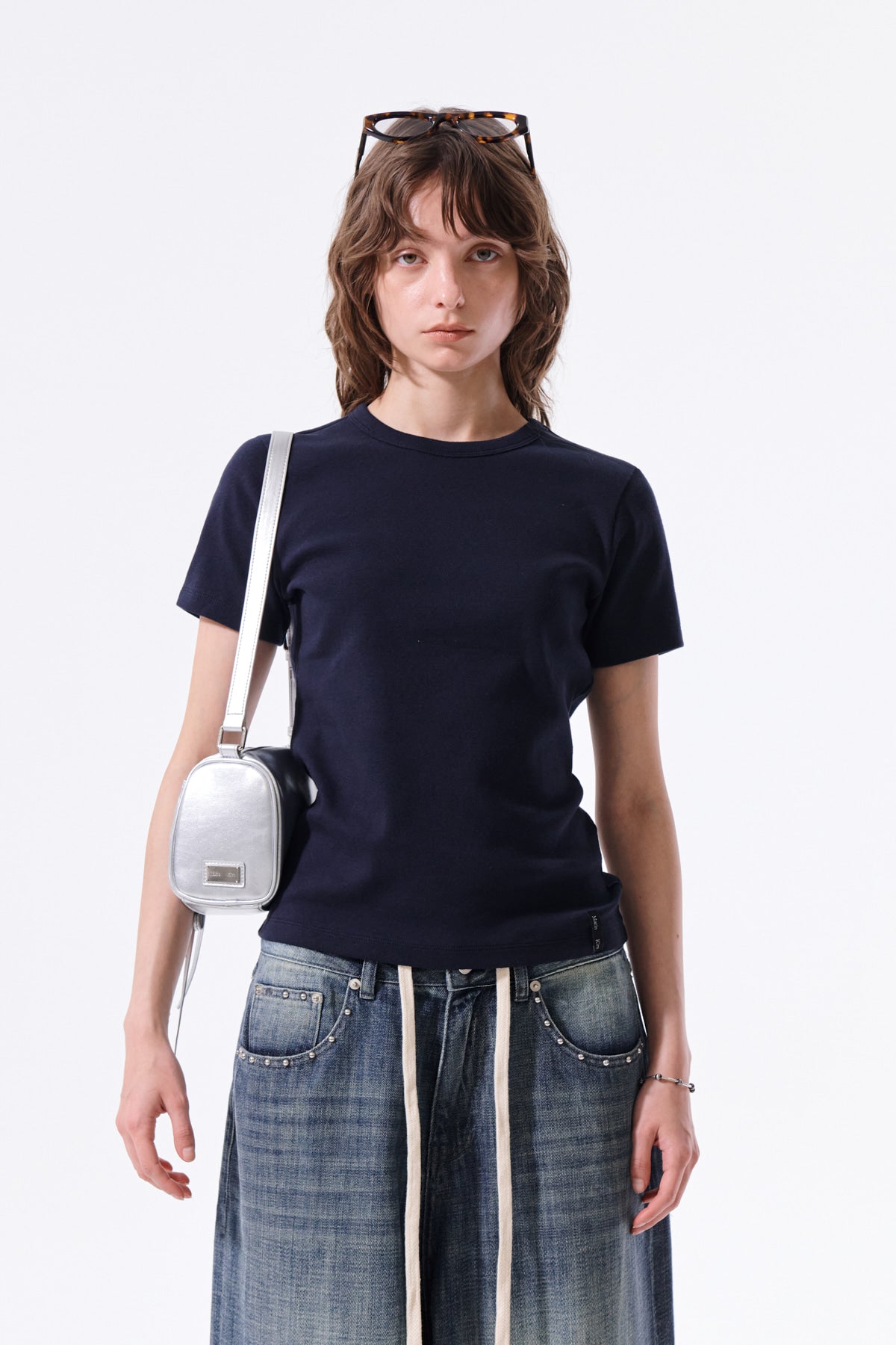 matinkim LABEL DETAIL SLIM FIT TOP IN NAVY