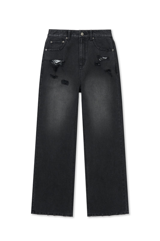 matinkim BACK POCKET PATCH DESTROYED DENIM PANTS IN BLACK