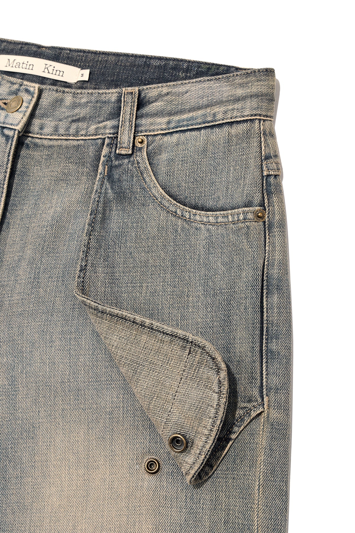 matinkim OUT POCKET WASHED DENIM PANTS IN SMOKE BLUE
