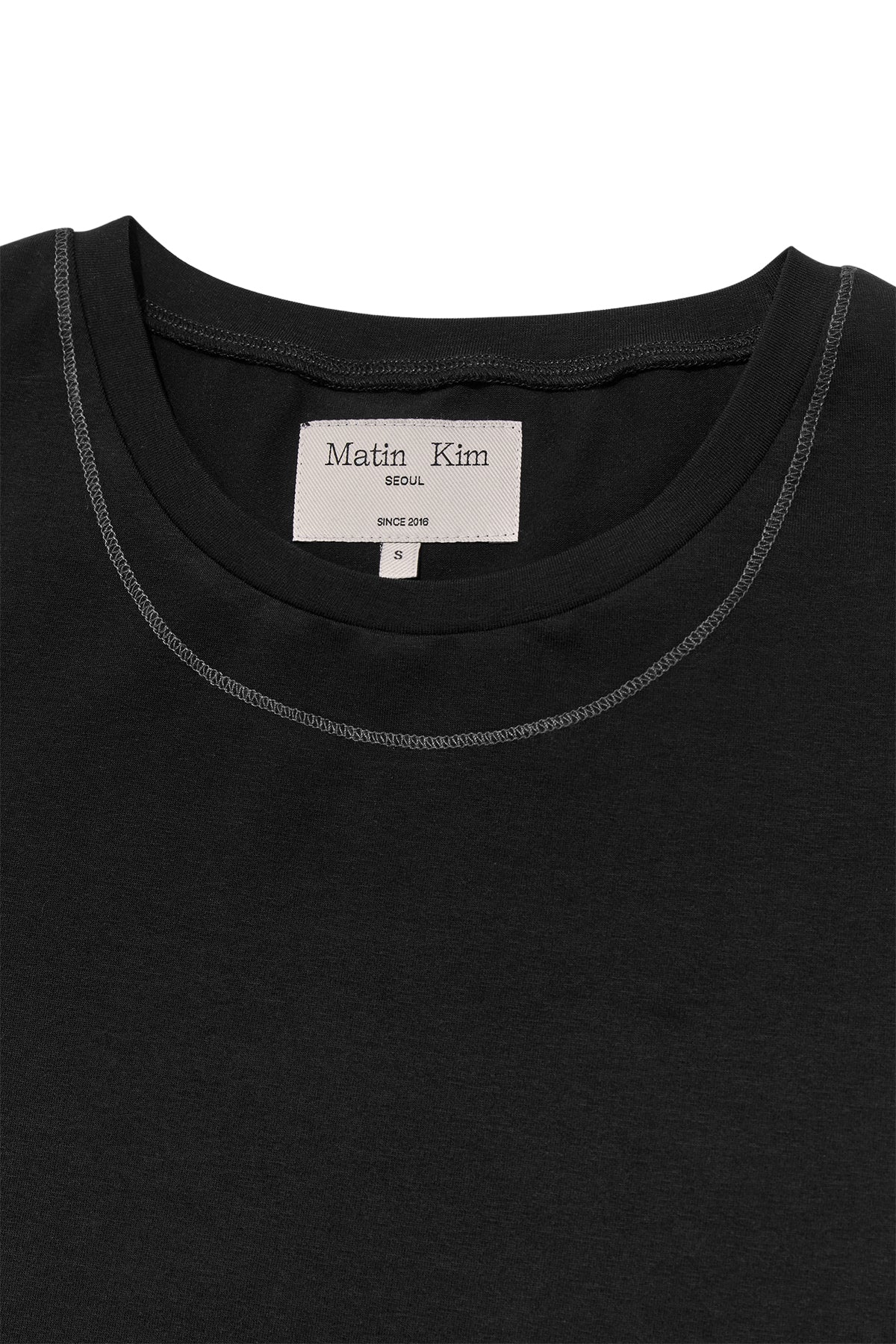 matinkim STITCH POINT SMALL LOGO TOP IN BLACK