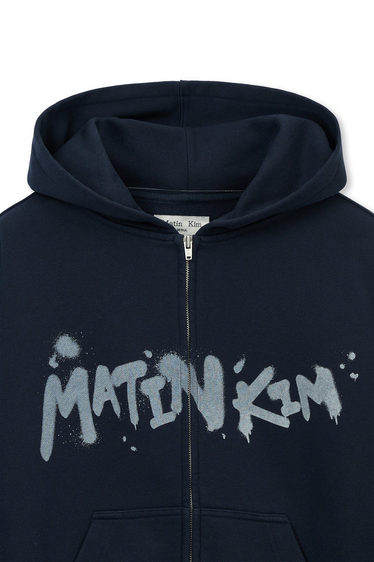 matinkim GRAFFITI LOGO HOODY ZIP UP IN NAVY