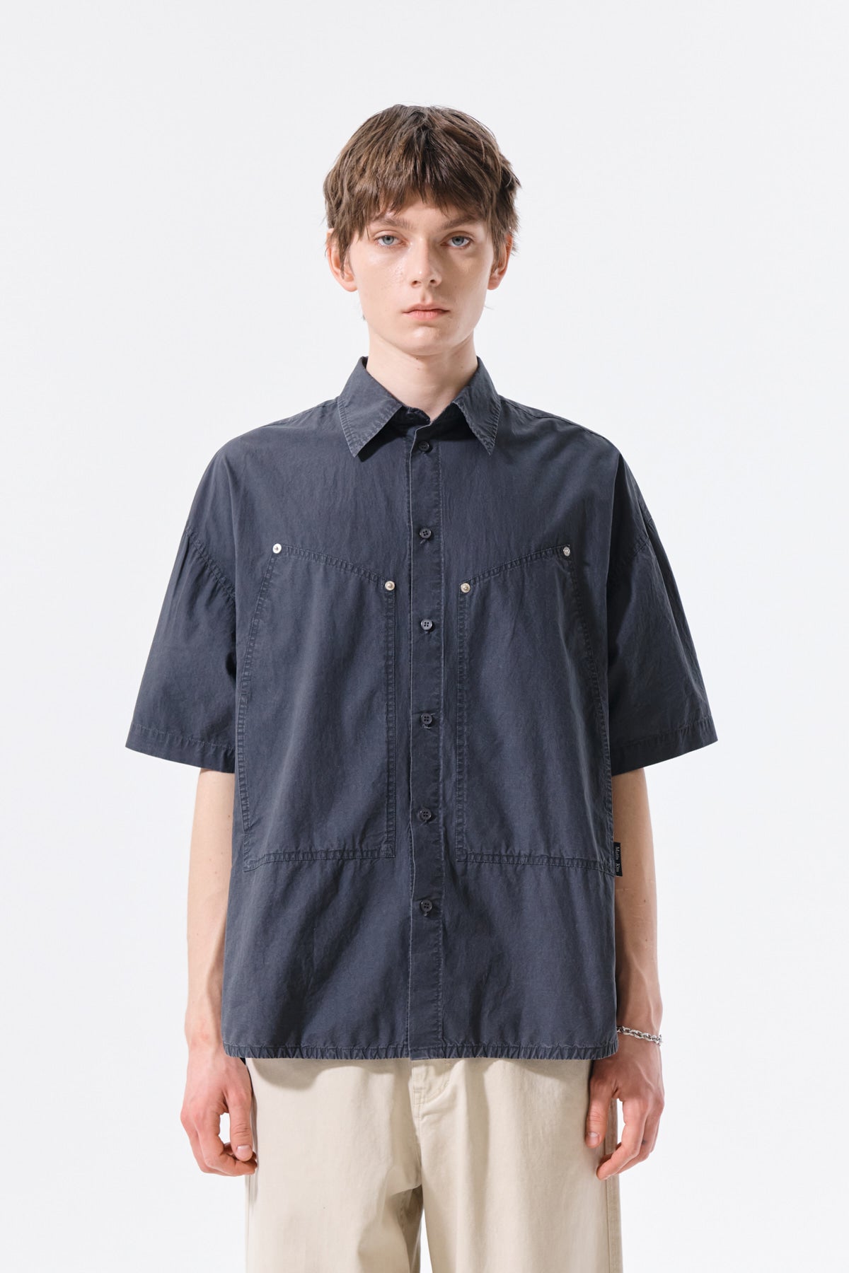 matinkim HALF SLEEVE POCKET SHIRT IN CHARCOAL