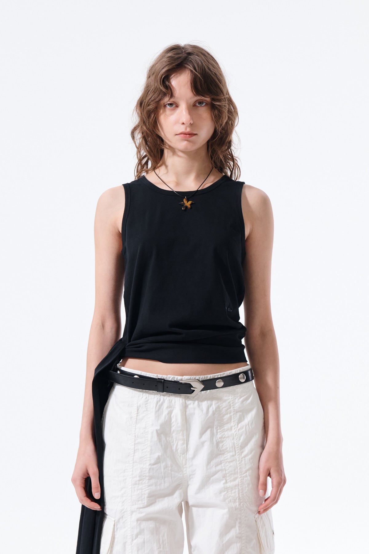 matinkim HEM TIE DETAIL SLEEVELESS TOP IN BLACK