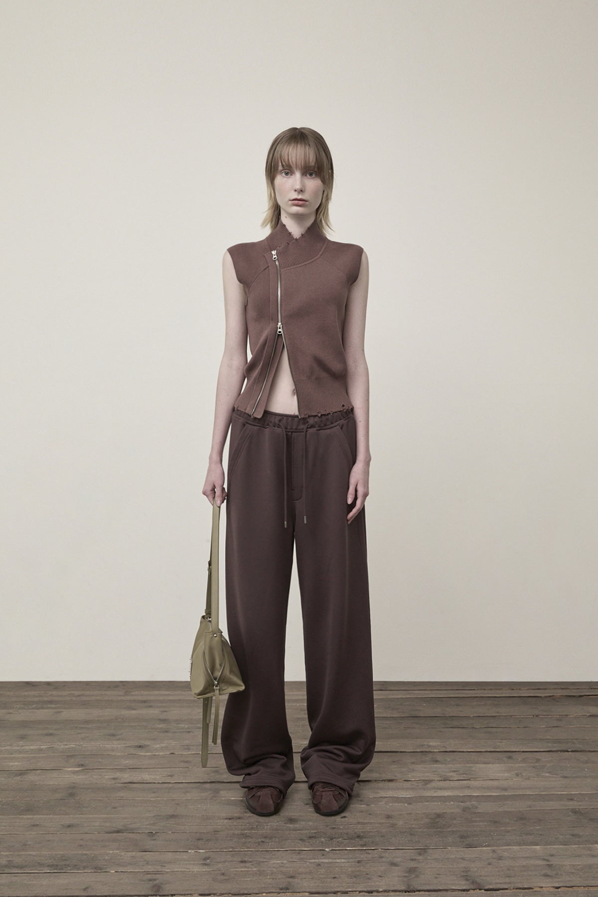 matinkim BACK POCKET GLITTER SWEATPANTS FOR WOMEN IN BROWN