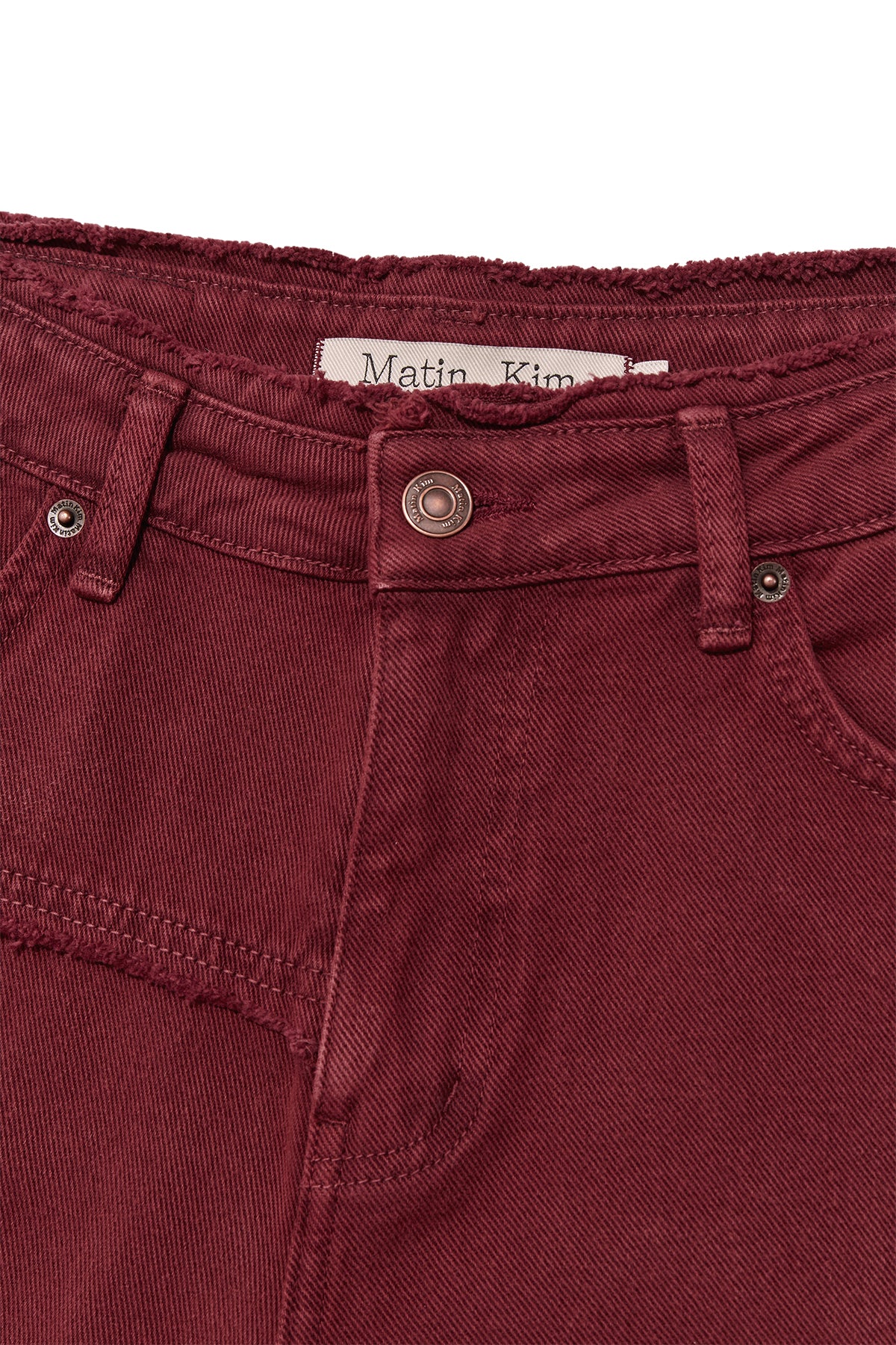 matinkim CUT LINE POINT DENIM SHORTS IN RED