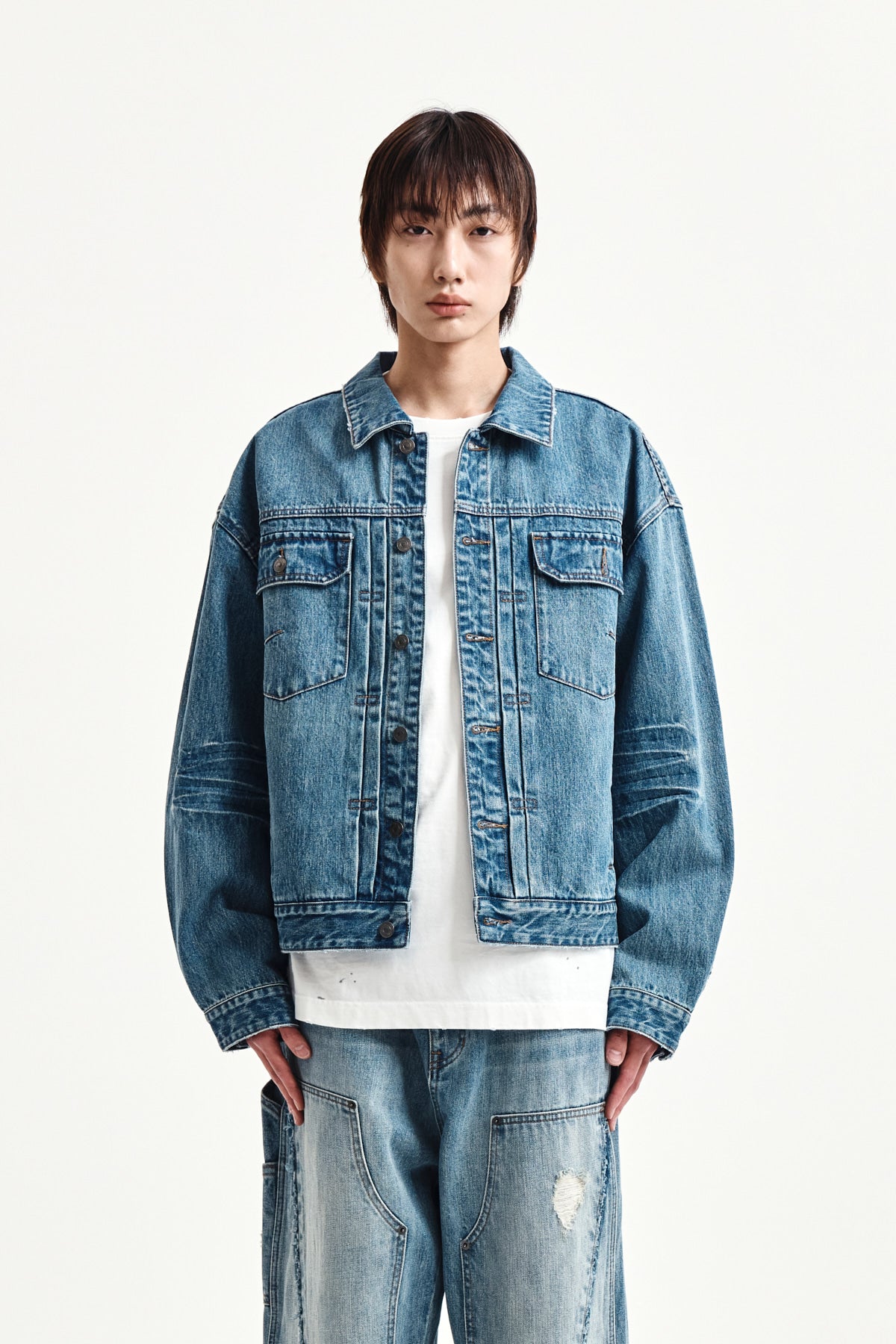 matinkim VINTAGE WASHED DENIM TRUCKER FOR MEN IN BLUE