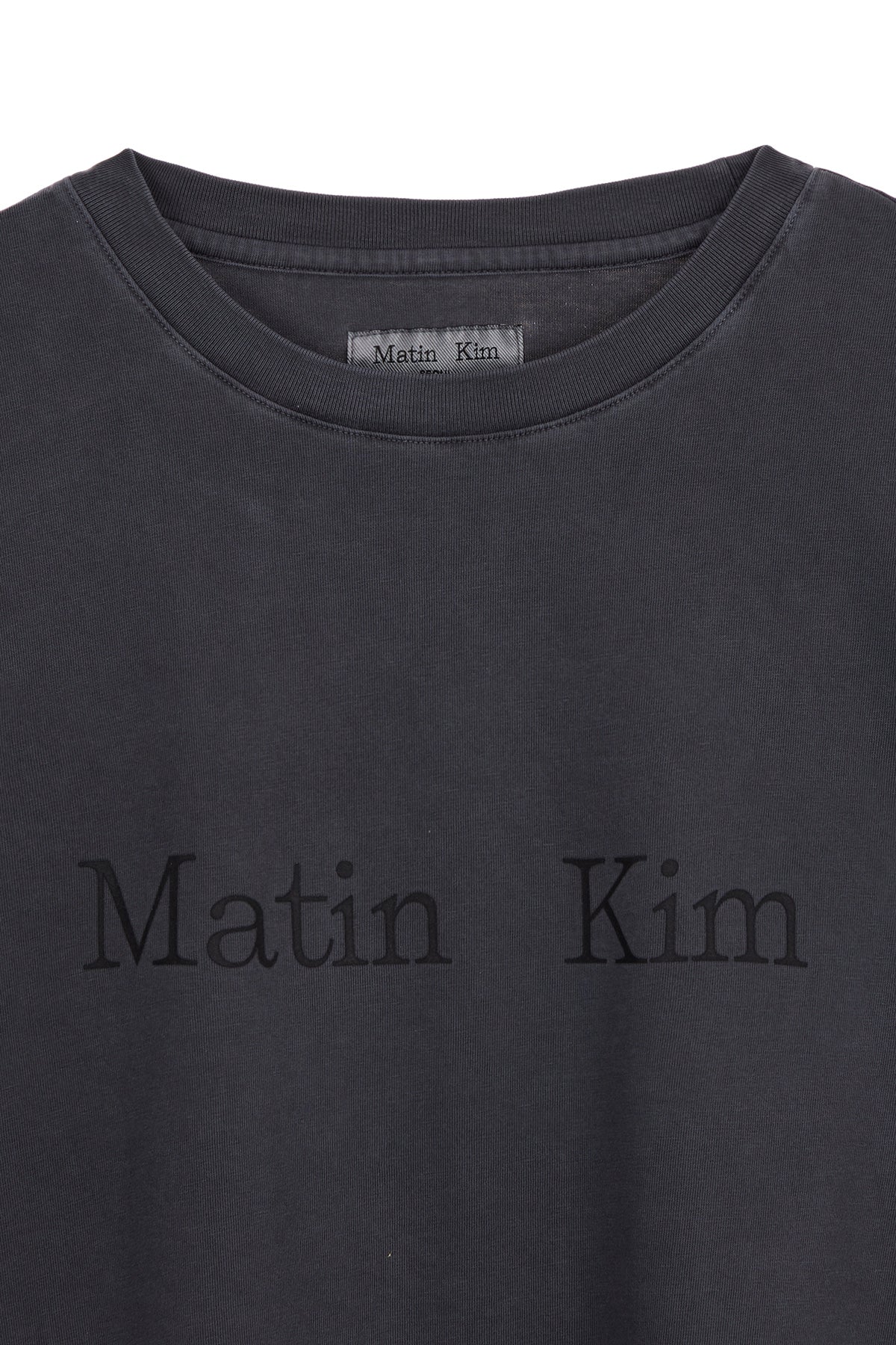 matinkim PIGMENT LOGO TOP IN DARK GREY