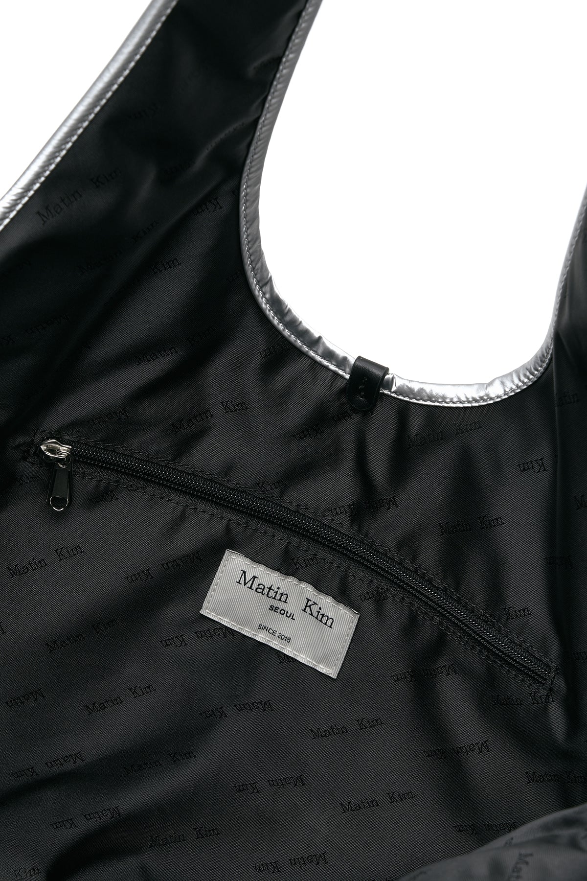 matinkim MATIN LOGO QUILTING ECOBAG IN SILVER
