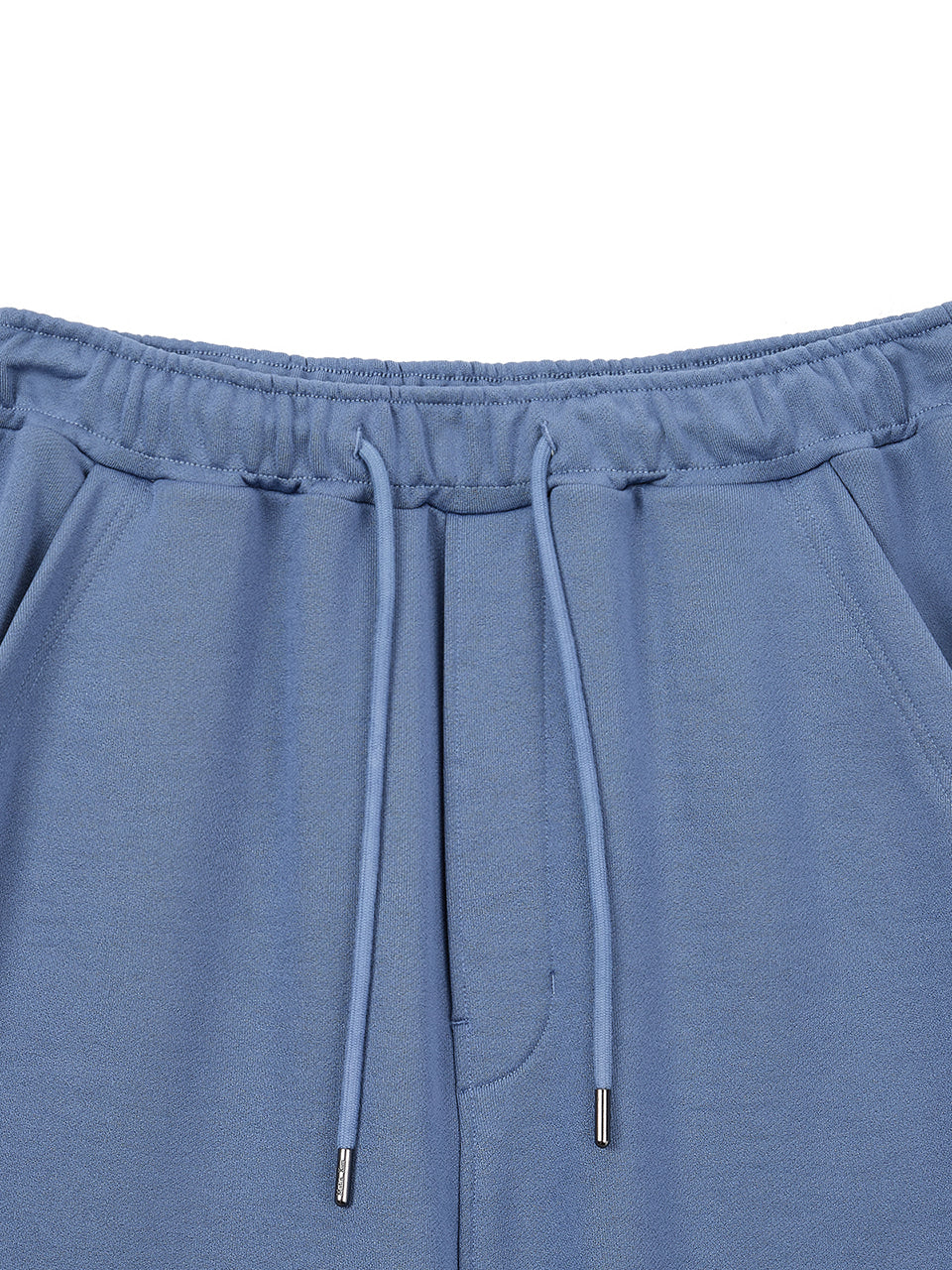 matinkim BACK POCKET GLITTER BERMUDA SWEATPANTS FOR MEN IN BLUE
