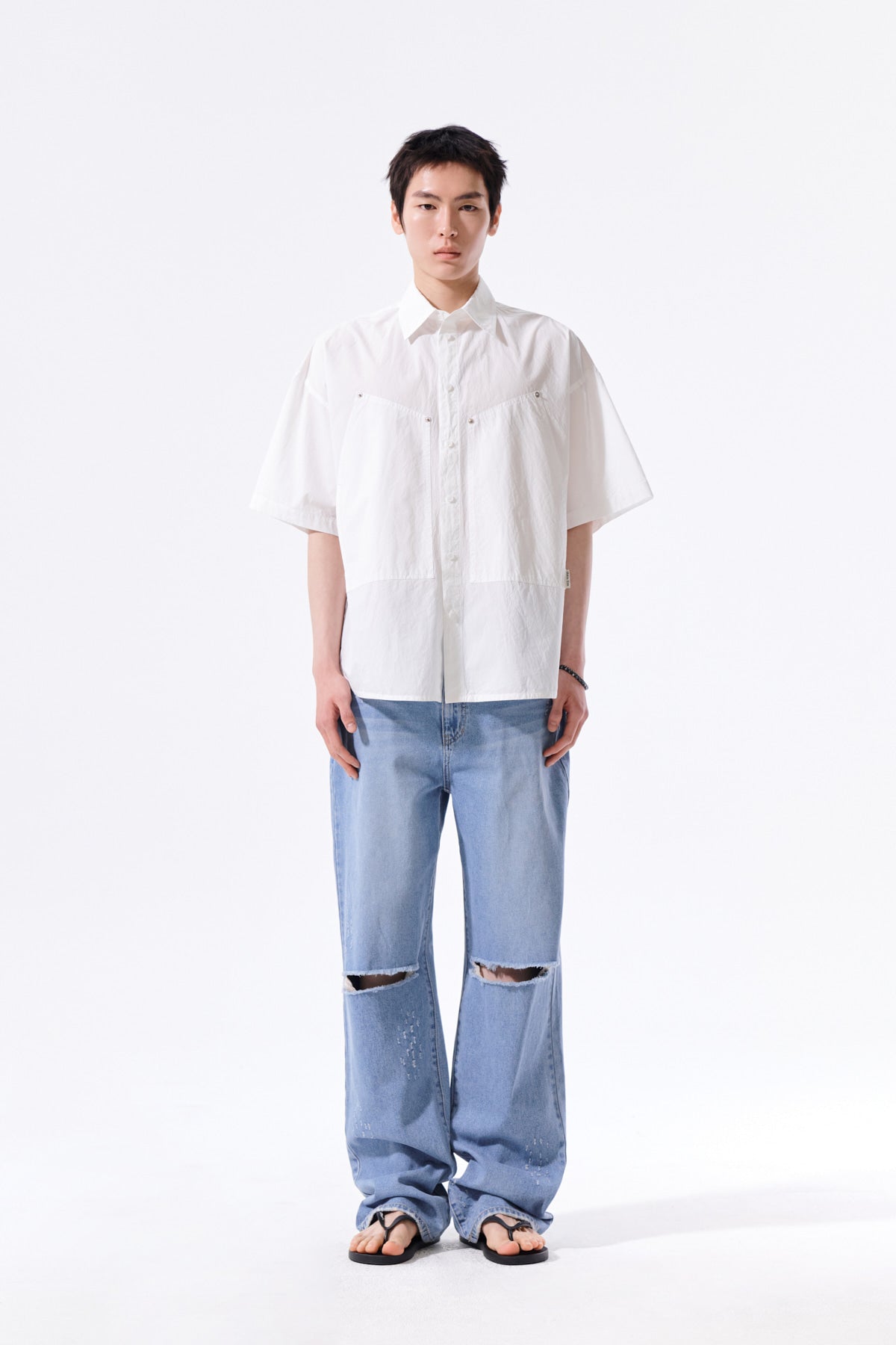 matinkim DISTRESSED DENIM PANTS FOR MEN IN BLUE