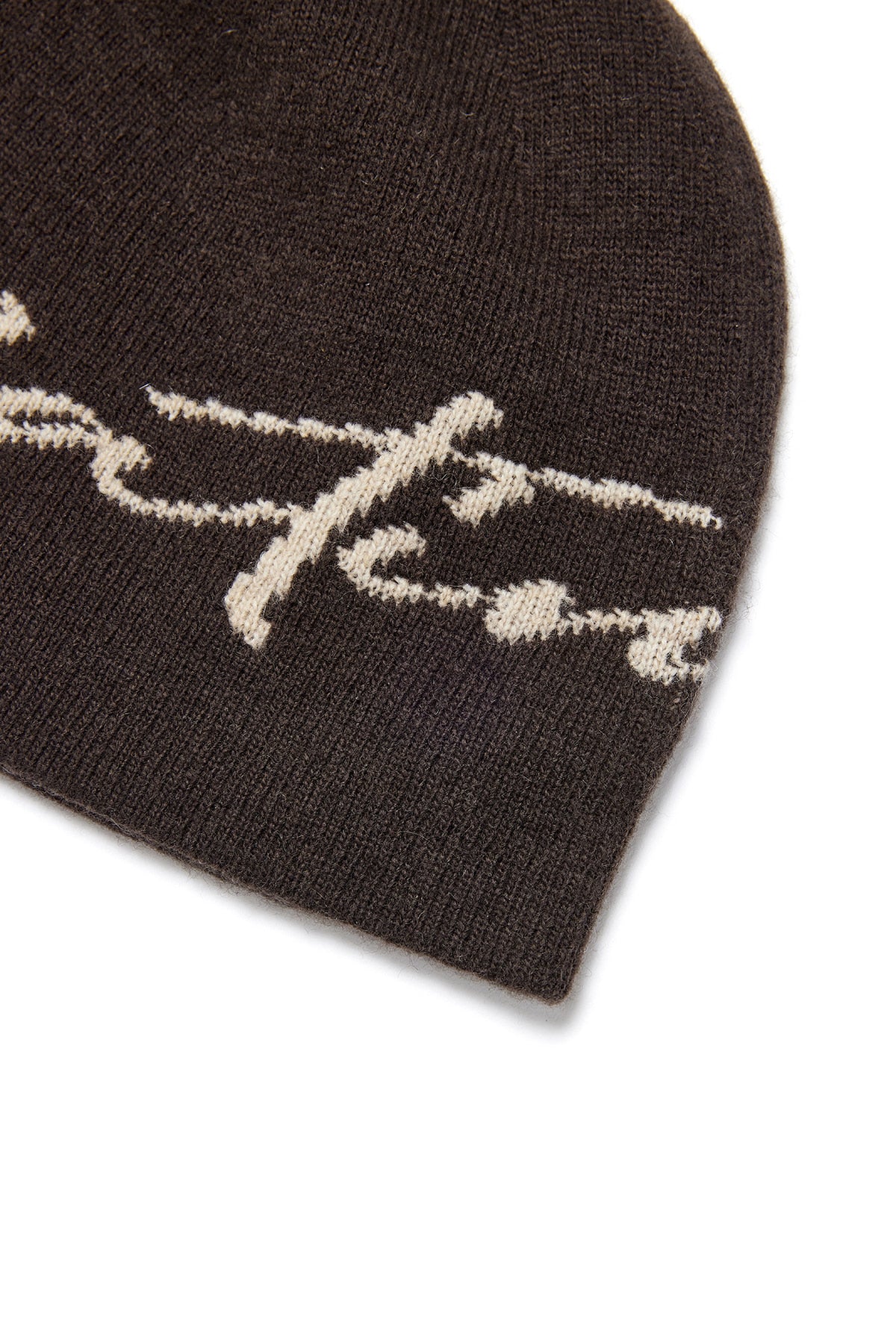 matinkim MATIN LOGO SCRIPT BEANIE IN BROWN