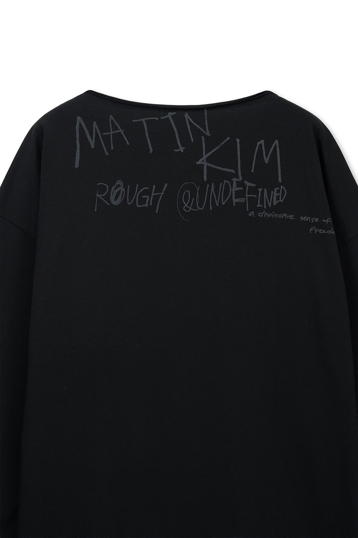 matinkim RAW HEM FINISHED BOAT NECK TOP IN BLACK