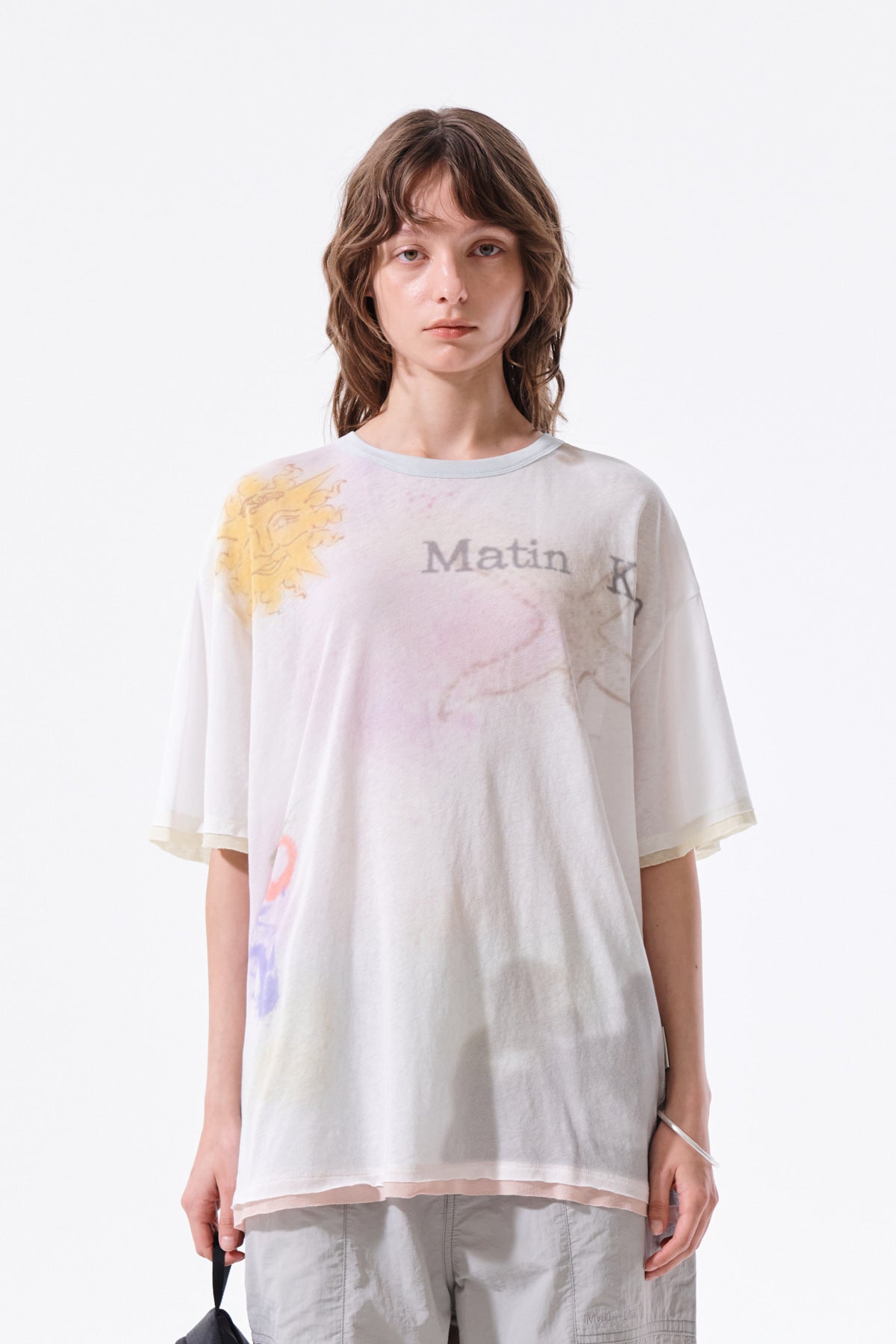 matinkim SKETCH GRAFFITI OVER FIT TOP IN WHITE