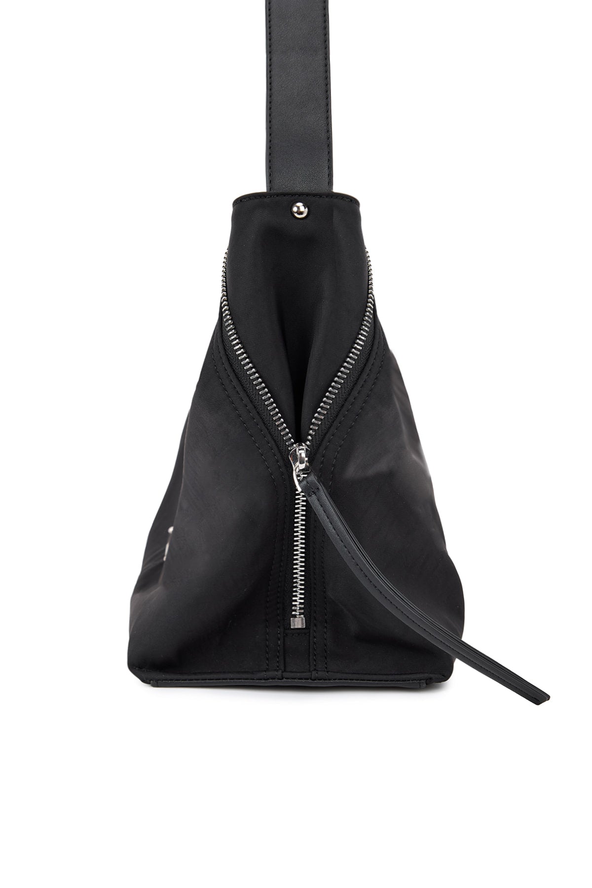 matinkim SIDE ZIPPER FABRIC SHOULDER BAG IN BLACK