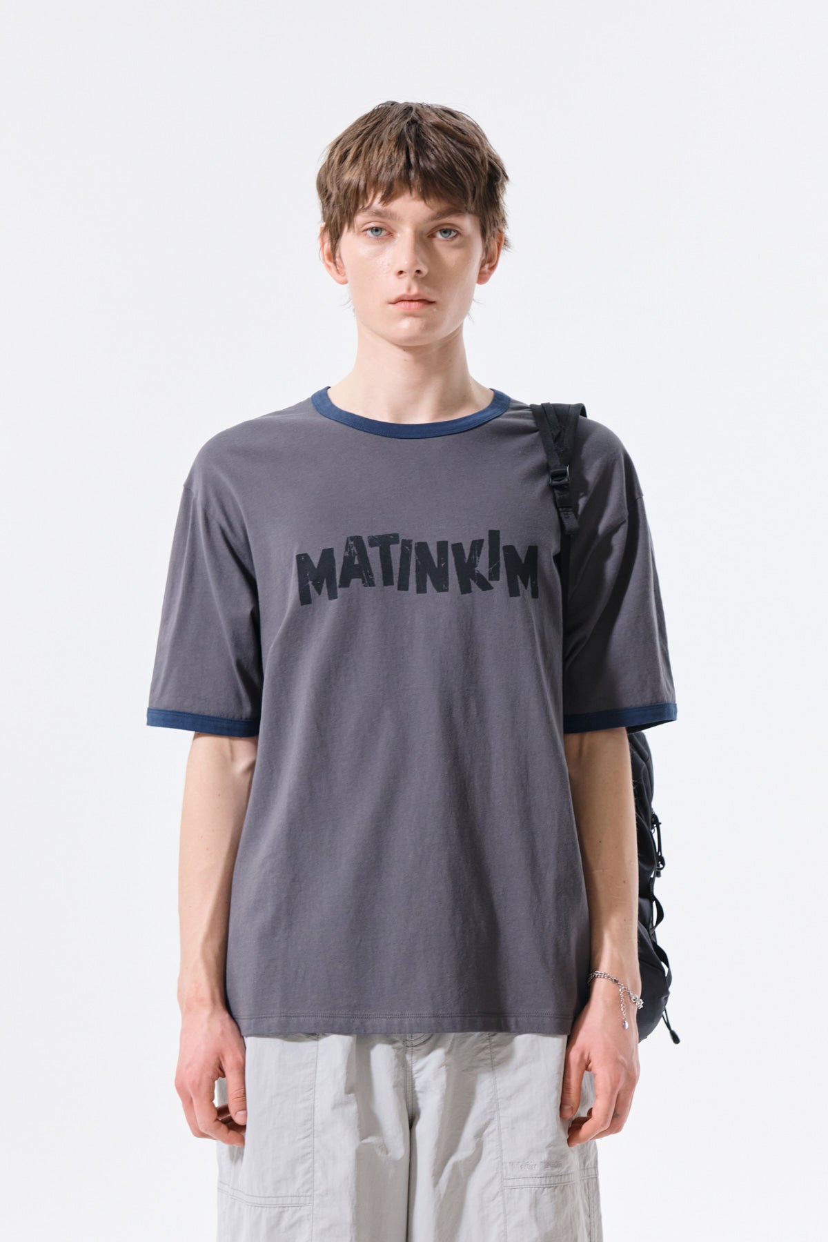 matinkim MATIN LOGO RINGER TOP FOR MEN IN CHARCOAL