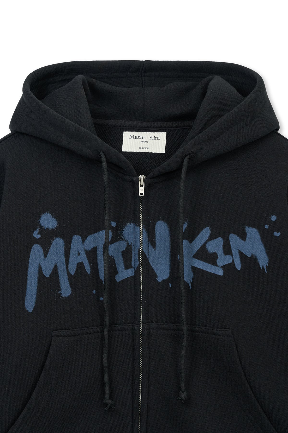 matinkim GRAFFITI LOGO CROP HOODY ZIP UP IN BLACK