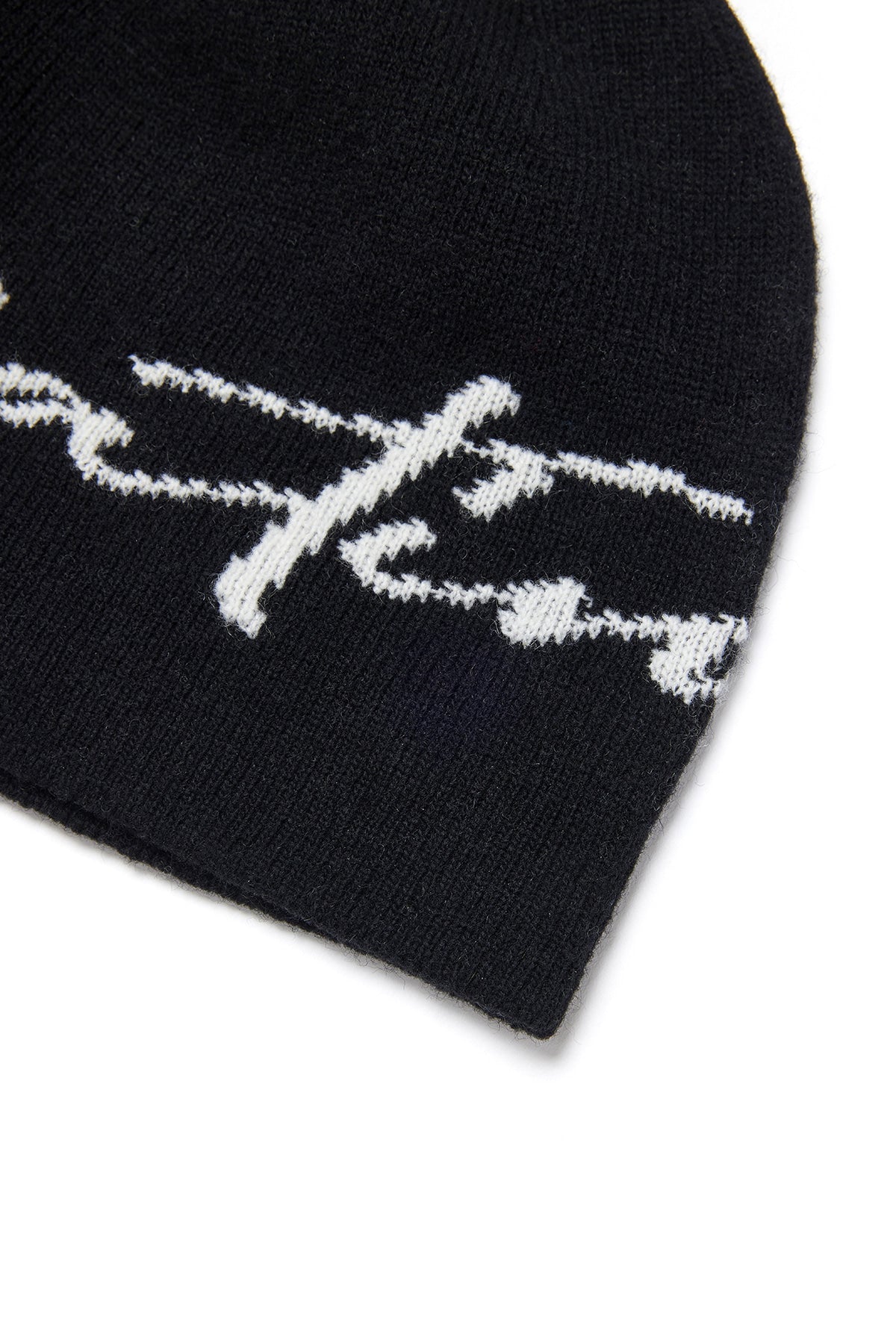matinkim MATIN LOGO SCRIPT BEANIE IN BLACK