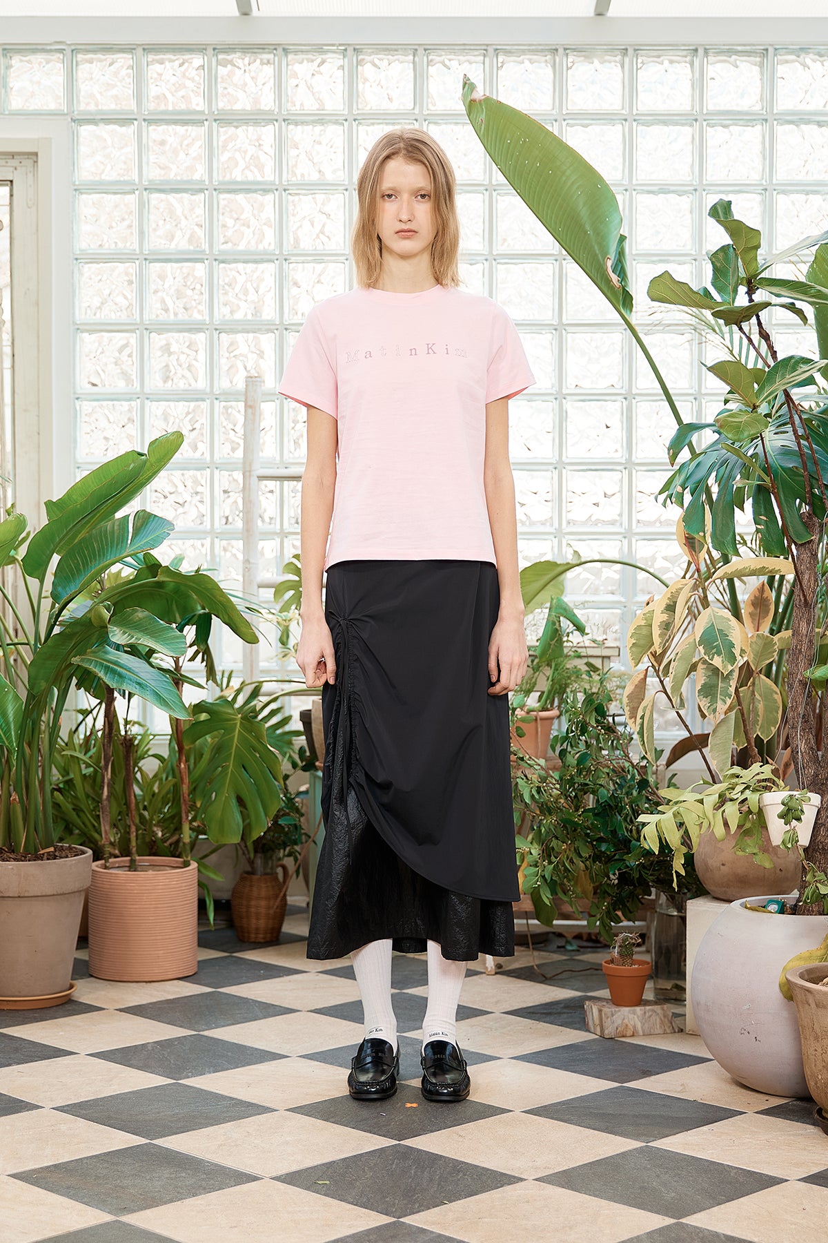 matinkim STICKER GRAPHIC LOGO TOP IN PINK
