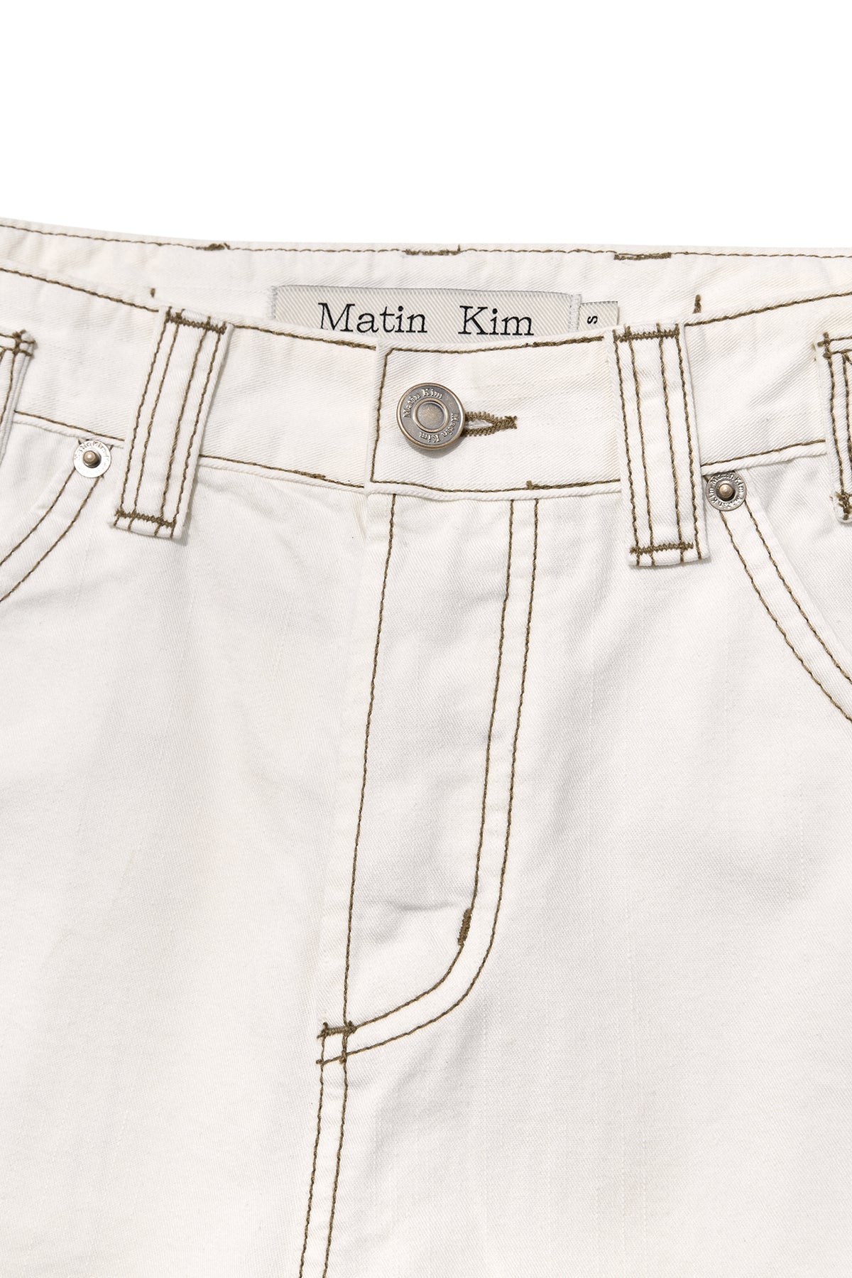 matinkim WAIST BUCKLE CURVED TWILL DENIM PANTS IN WHITE