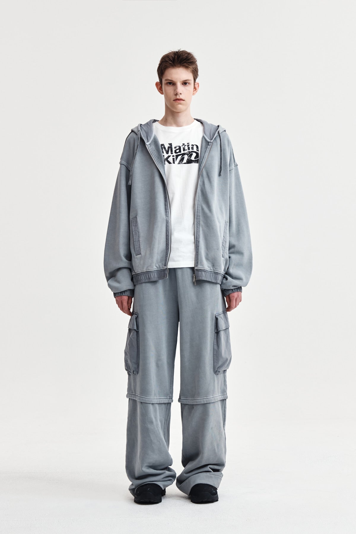 matinkim PIGMENT DYED CARGO PANTS FOR MEN IN LIGHT GREY