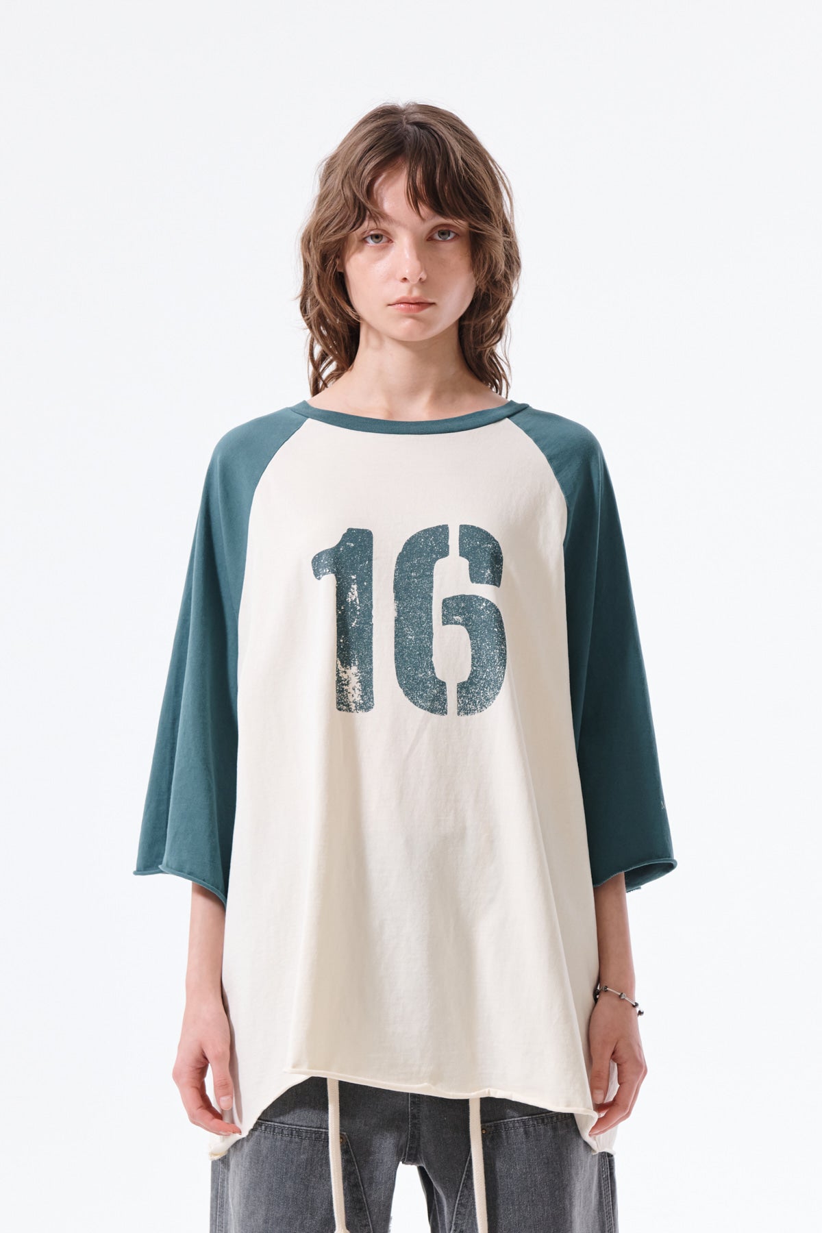 matinkim RAW EDGE RAGLAN TOP IN CREAM