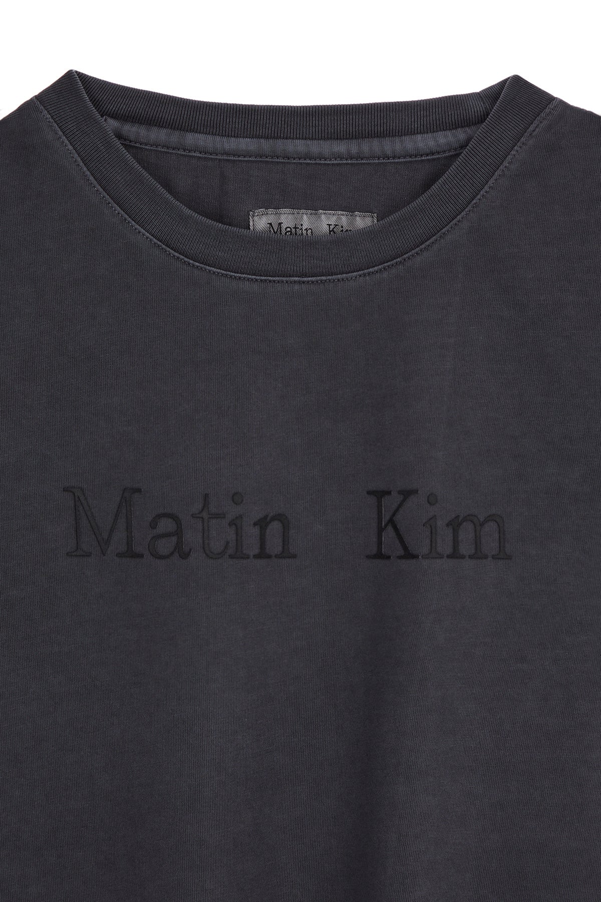 matinkim PIGMENT LOGO CROP TOP IN DARK GREY