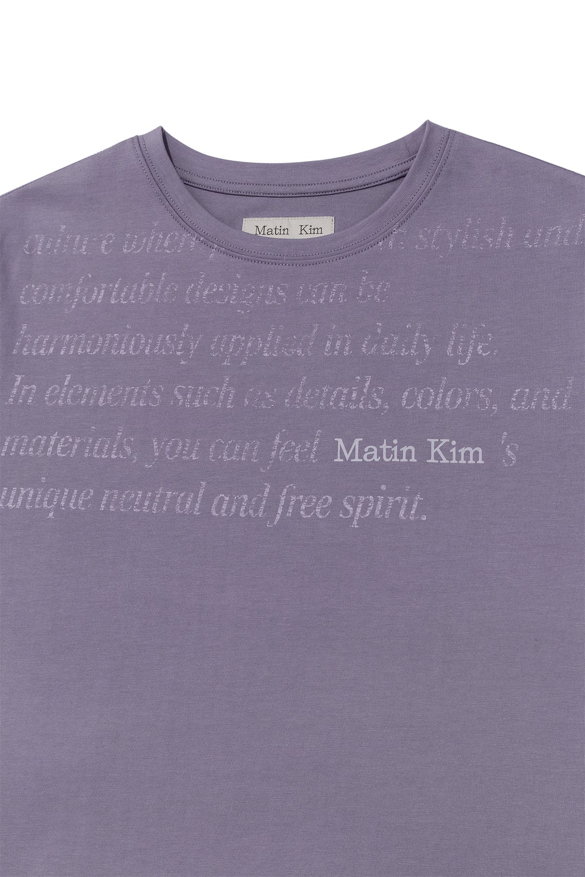 matinkim LOGO POINT LETTERING GRAPHIC TOP IN PURPLE