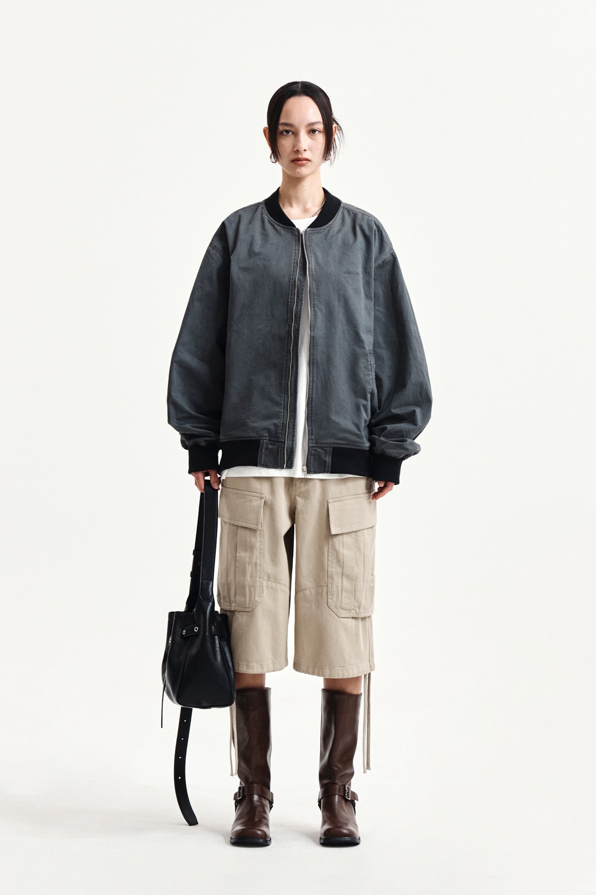 matinkim UTILITY CARGO BERMUDA PANTS IN BEIGE