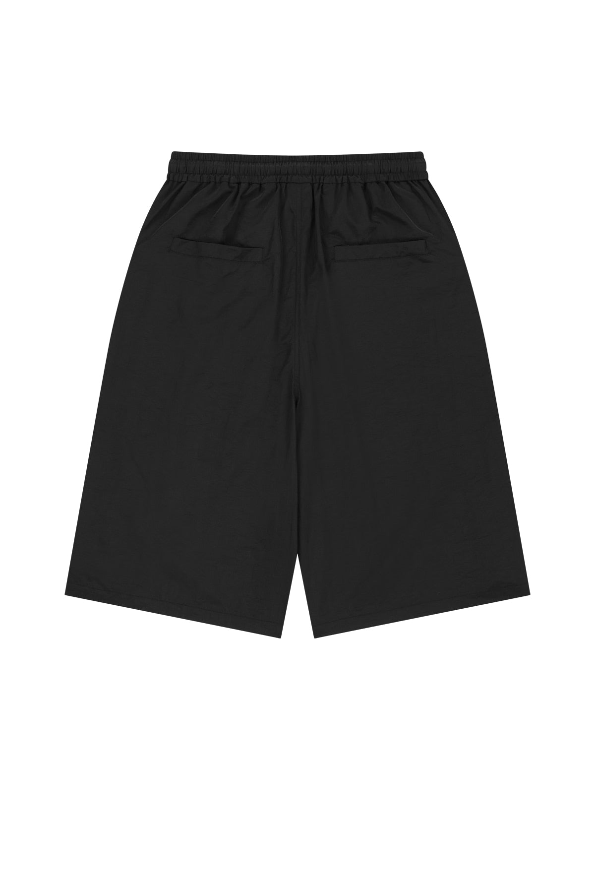matinkim SIDE LOGO BERMUDA TRACK PANTS IN BLACK