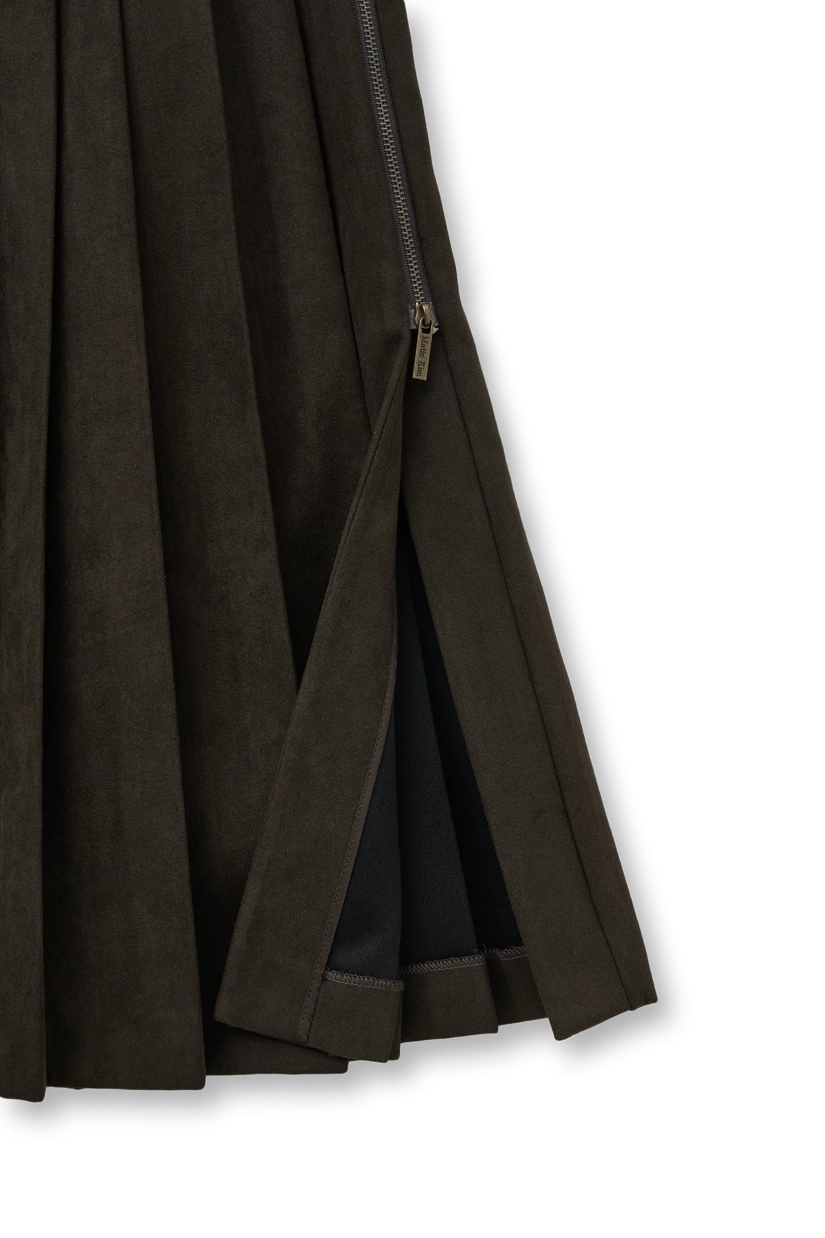 matinkim SIDE ZIPPER PLEATS MIDI SKIRT IN DARK BROWN