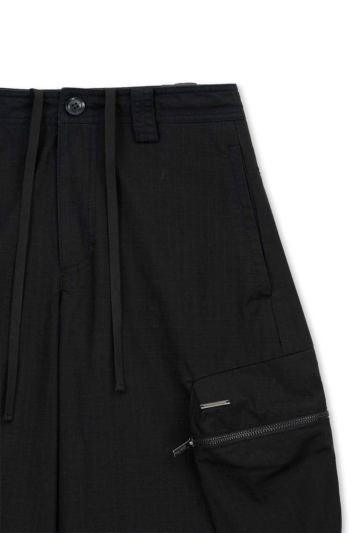 matinkim DETACHABLE CARGO PANTS IN BLACK