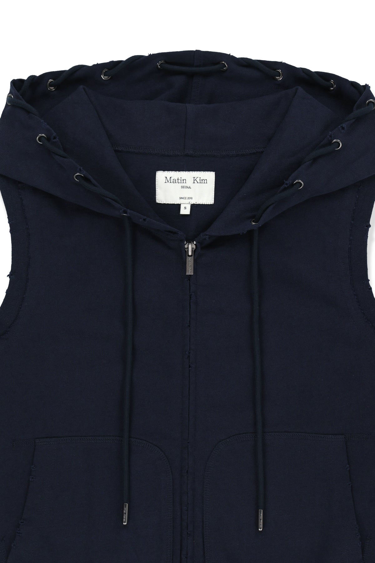matinkim BACK LOGO JERSEY HOOD VEST IN NAVY