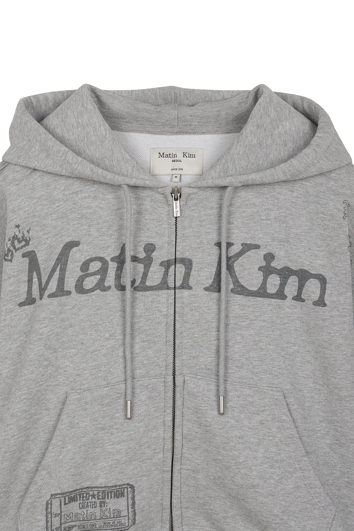 matinkim GRAFFITI ARTWORK CROP HOODY ZIP UP IN GREY