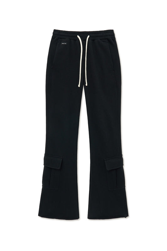 matinkim BOOTS CUT SLIM CARGO SWEATPANTS IN BLACK