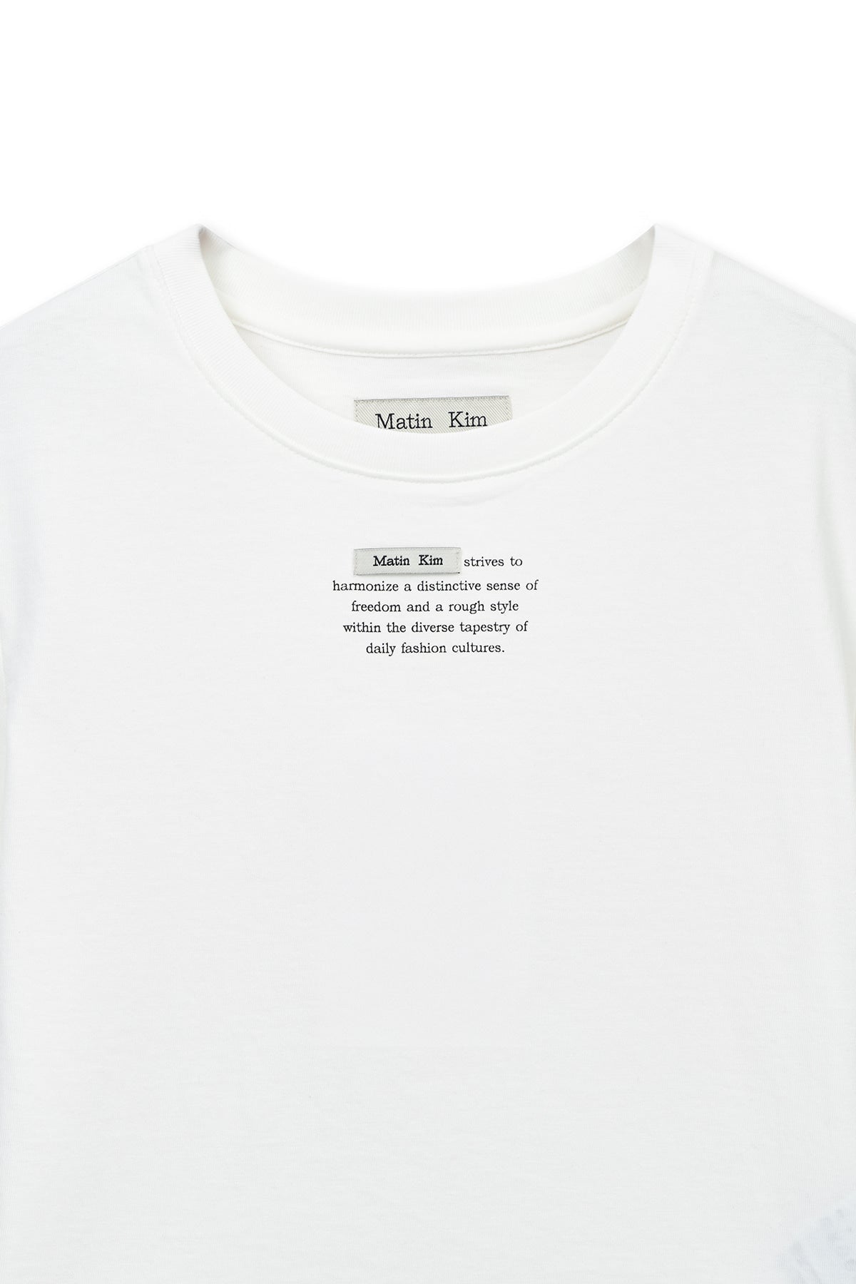 matinkim LABEL POINT LETTERING CROP TOP IN WHITE