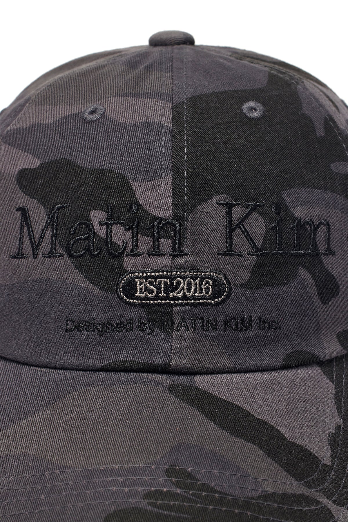 matinkim CAMOUFLAGE LOGO BALL CAP IN CHARCOAL
