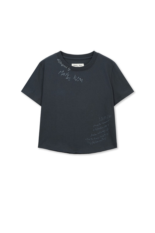 matinkim GRAFFITI ROUND HEM CROP TOP IN NAVY