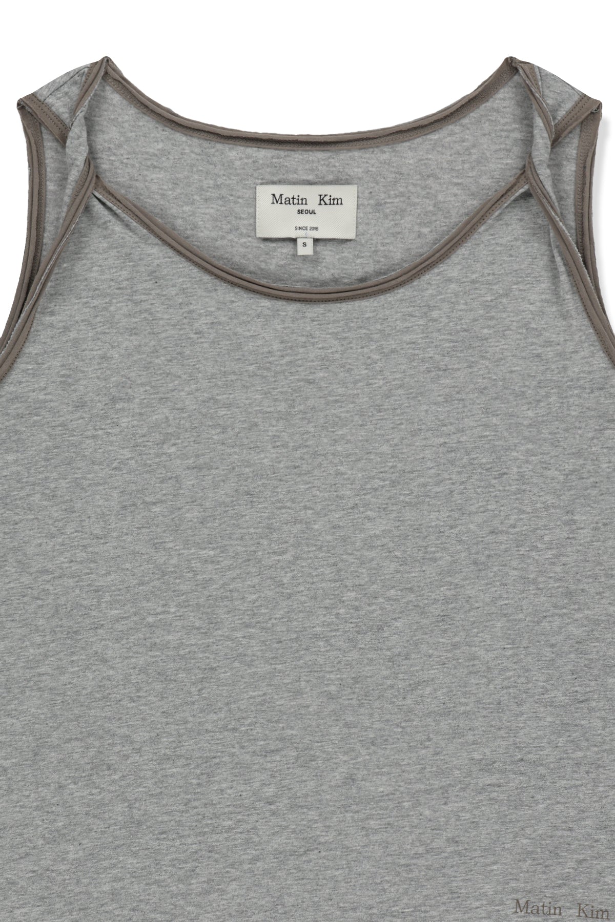 matinkim TWIST SHOULDER SLEEVELESS TOP IN GREY