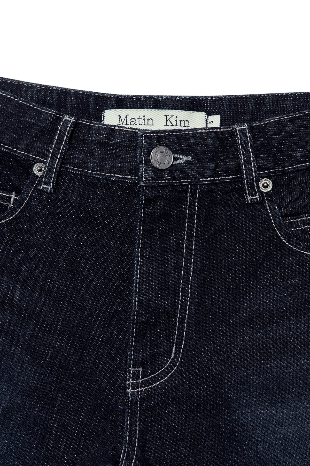 matinkim STITCH POINT DENIM SHORTS IN BLACK