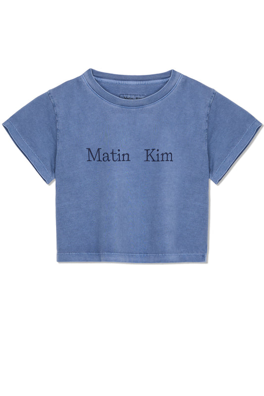 matinkim PIGMENT LOGO CROP TOP IN POWDER BLUE