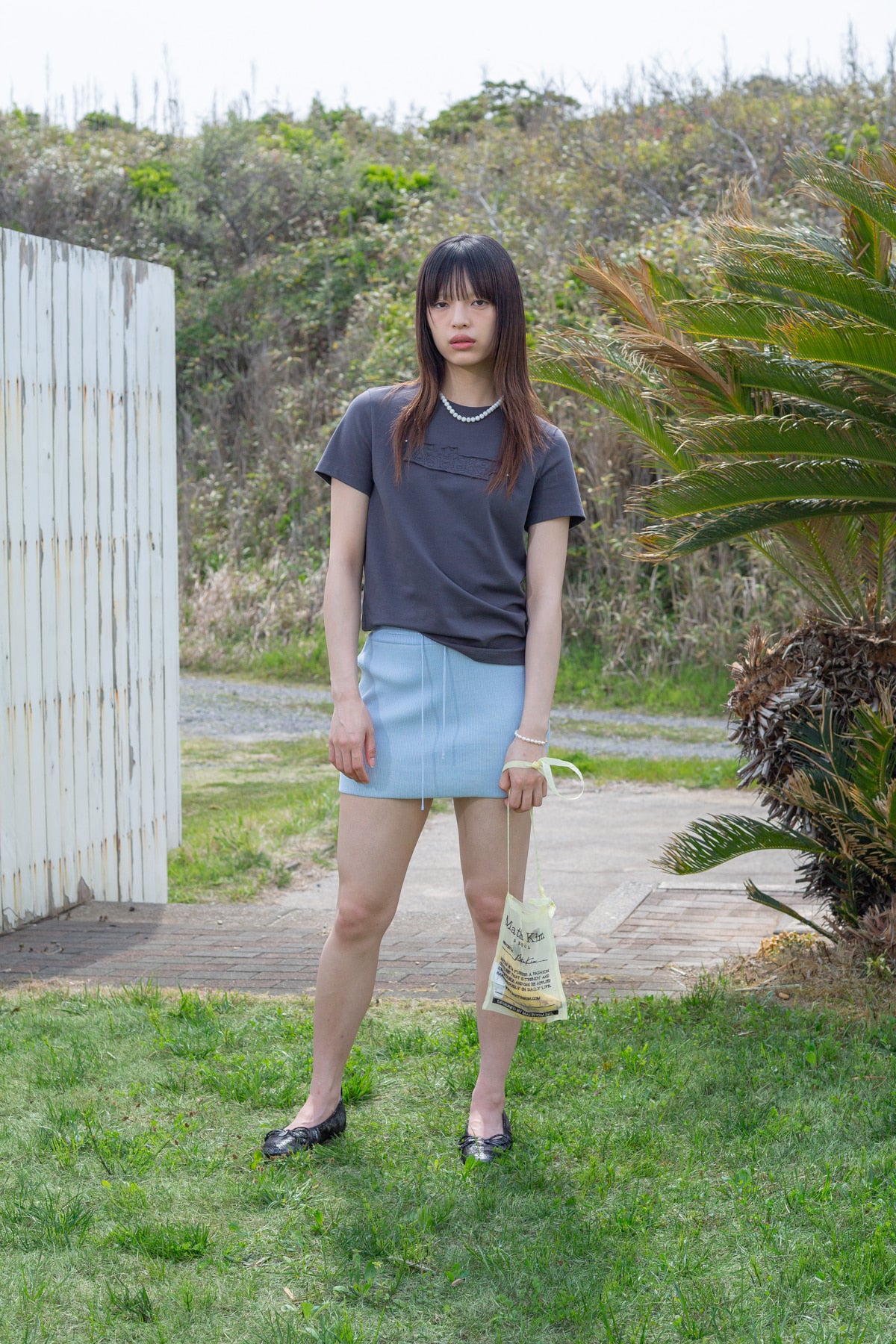 matinkim APPLIQUE LOGO PATCH TOP IN CHARCOAL