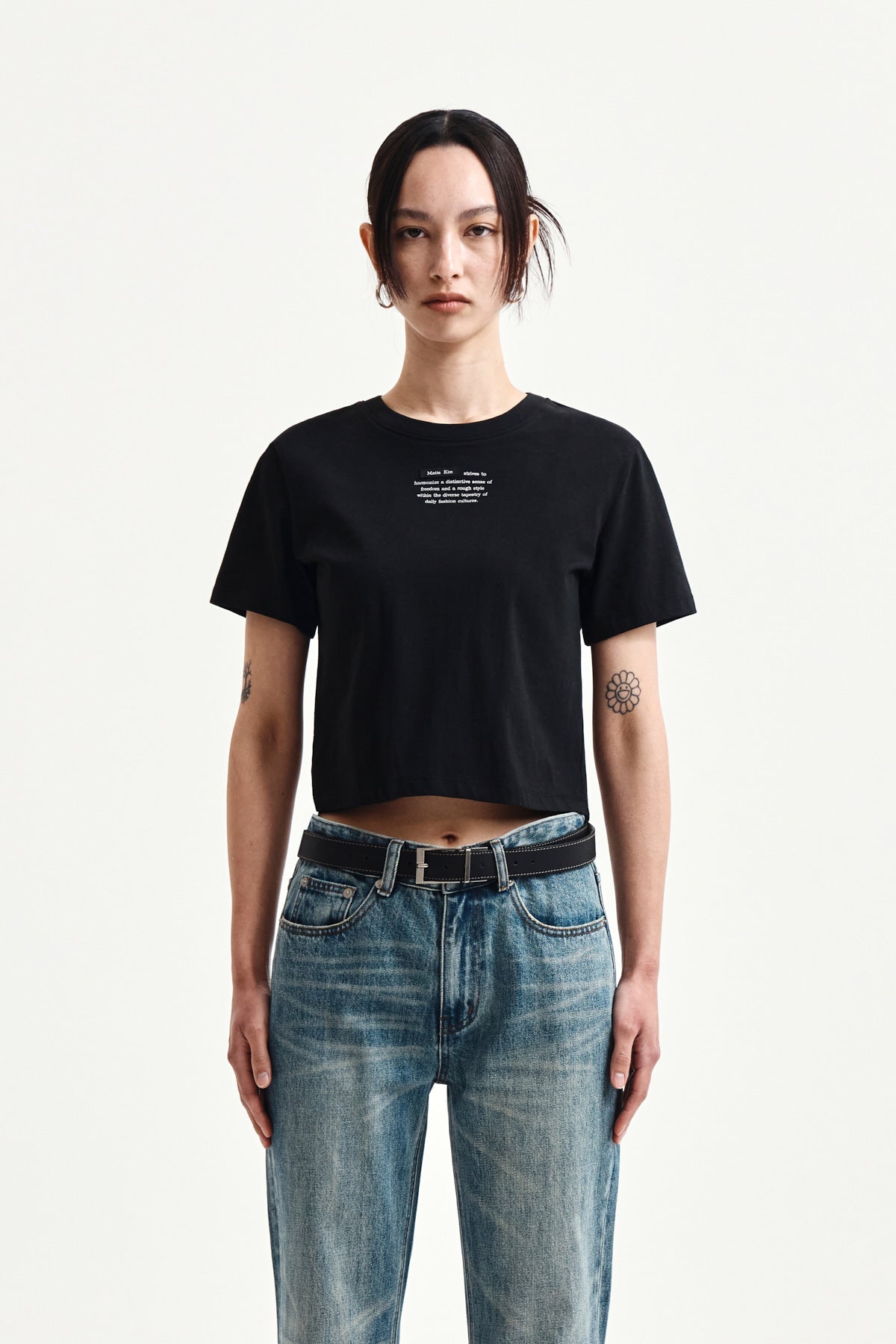matinkim LABEL POINT LETTERING CROP TOP IN BLACK