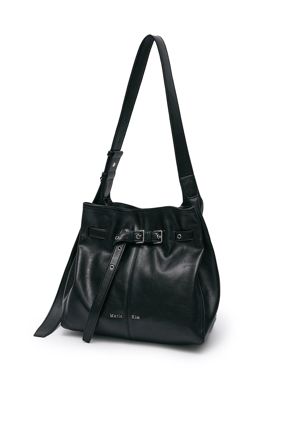 matinkim BELTED VOLUNN MID BUCKET BAG IN BLACK